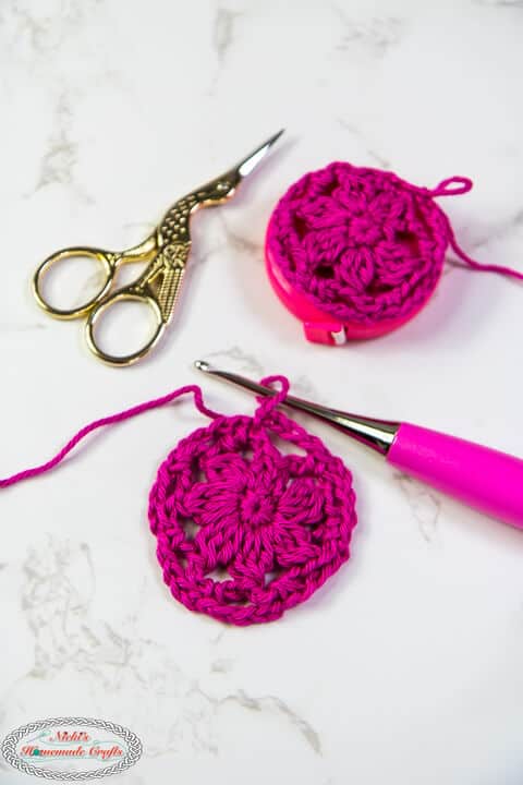Crocheting the circles for the Lacy Measuring Tape Cover
