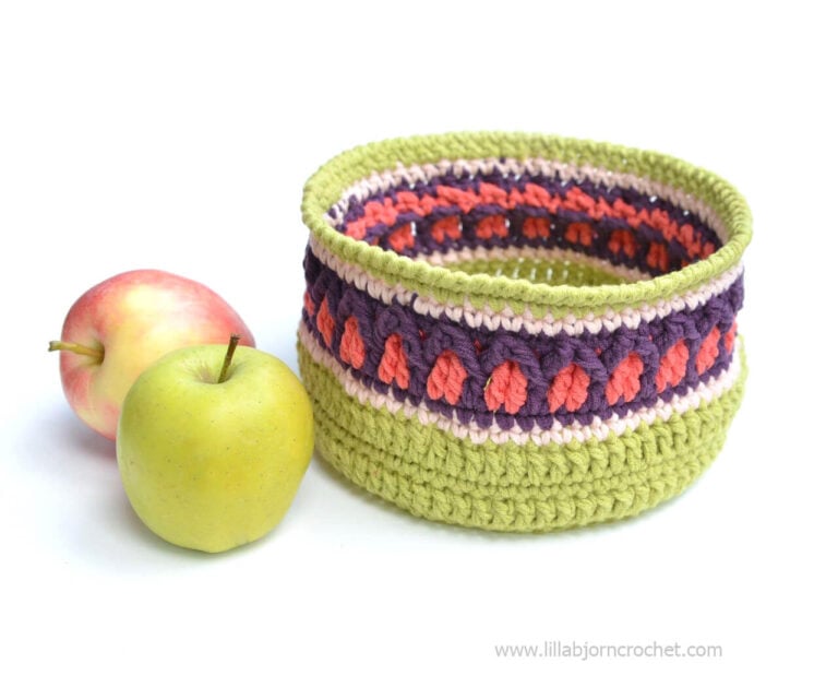 10 Free Crochet Apple Patterns - Nicki's Homemade Crafts