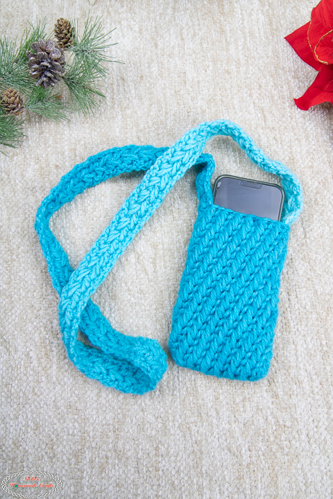 Phone bag made with the Crochet Feather Stitch