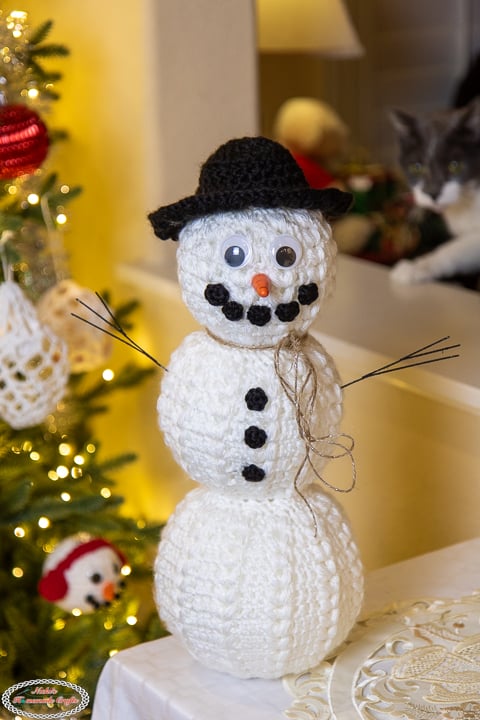 Snowman made with the Crochet Harvest Stitch