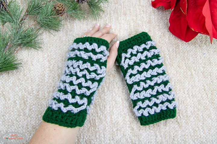 Crochet Tinsel Stitch Fingerless Gloves Pattern-20
