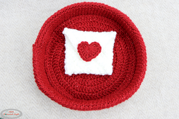 Crochet Rose Chocolate Praline Box with Heart Envelope Pattern