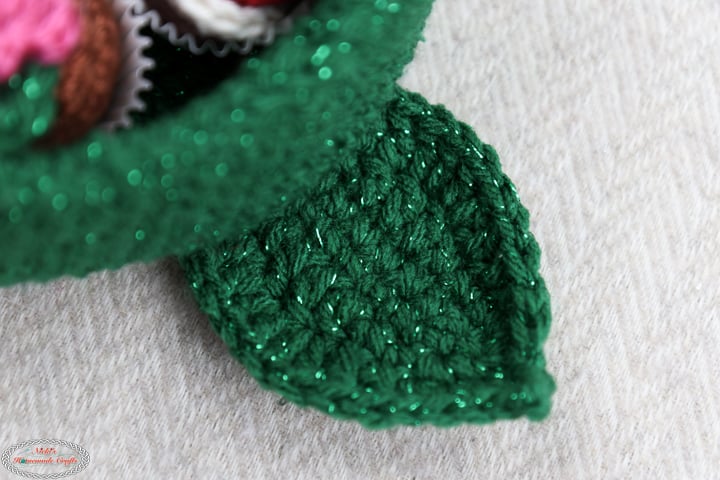 Leaf of the Crochet Rose Chocolate Praline Box with Heart Envelope Pattern