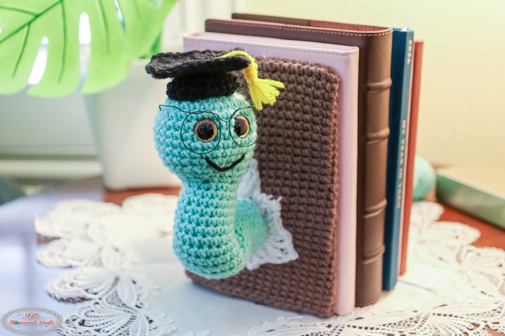 Crochet Worm DIY Bookends Pattern-31