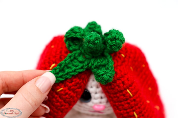 Strawberry Leaves - Crochet Reversible Fruit Bunny Amigurumi Plush with Zipper Pattern