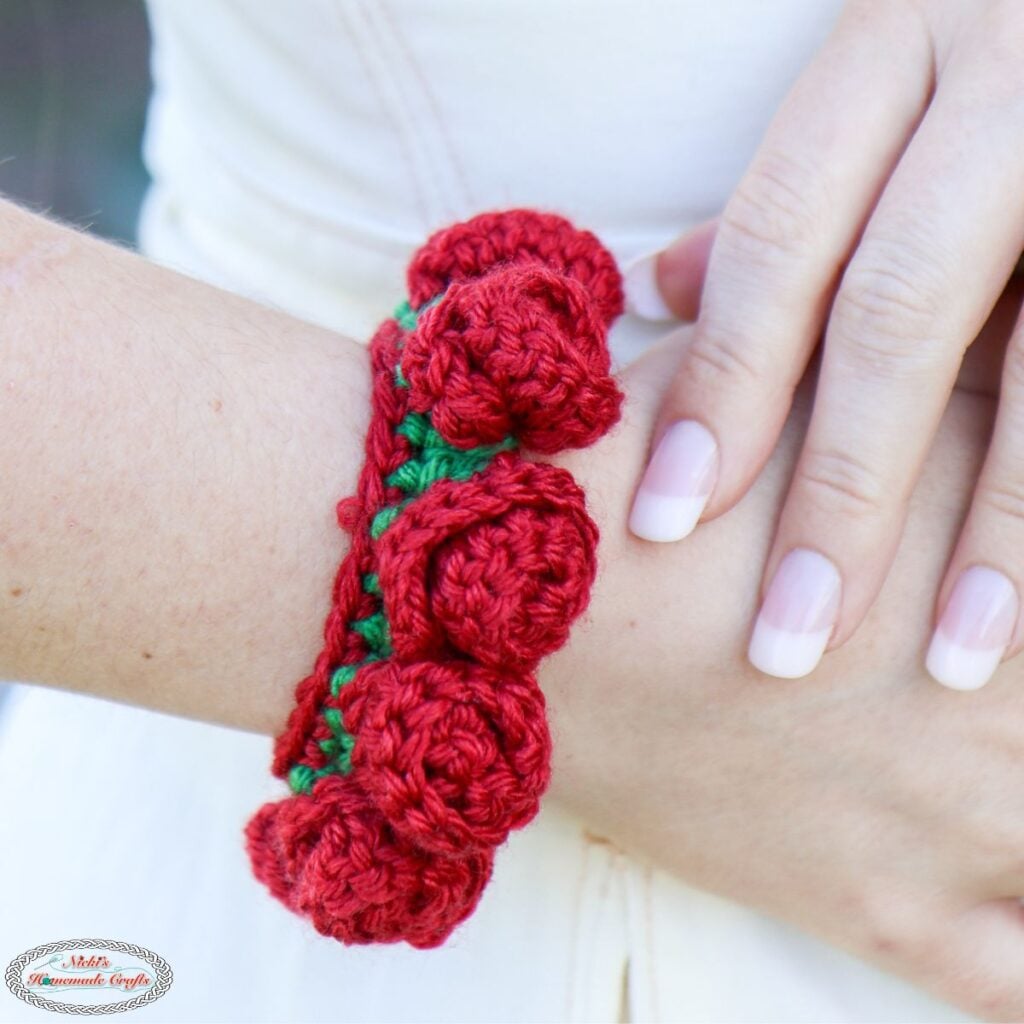 Crochet Rose Bracelet Pattern - Square