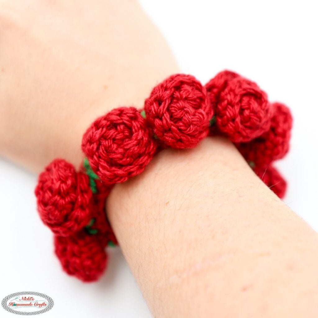 Crochet Rose Bracelet Pattern - Square