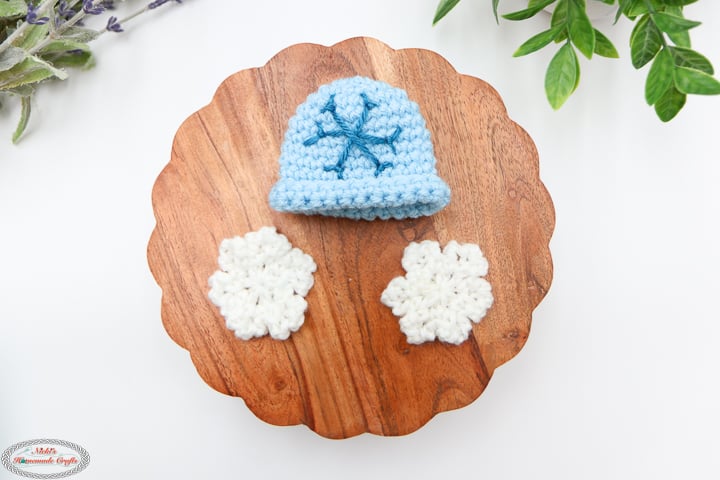 Winter Accessories for the Crochet Highland Cow Welcome Sign Pattern