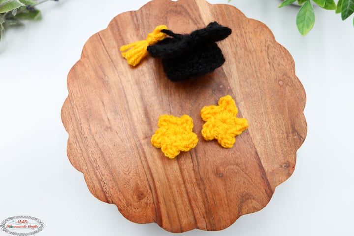 Graduation Accessories for the Crochet Highland Cow Welcome Sign Pattern
