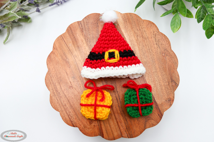 Christmas Accessories for the Crochet Highland Cow Welcome Sign Pattern