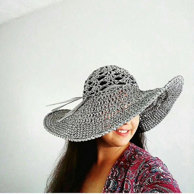 Ladies sun hat with brim free crochet pattern