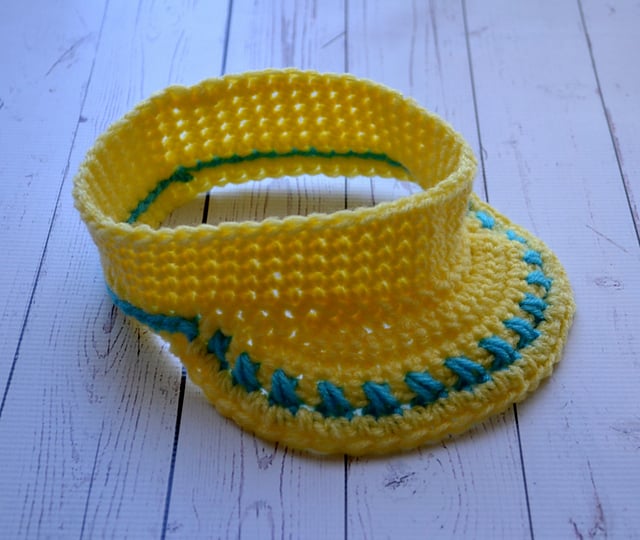 Free summer sun visor crochet pattern