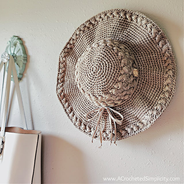Free summer sun hat with brim crochet pattern