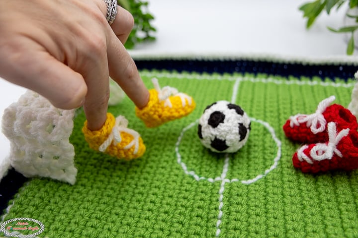 Crochet Finger Soccer Game