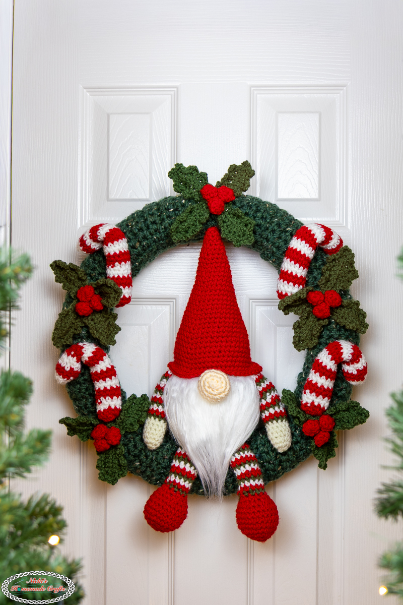 Crochet Christmas Gnome Wreath Pattern