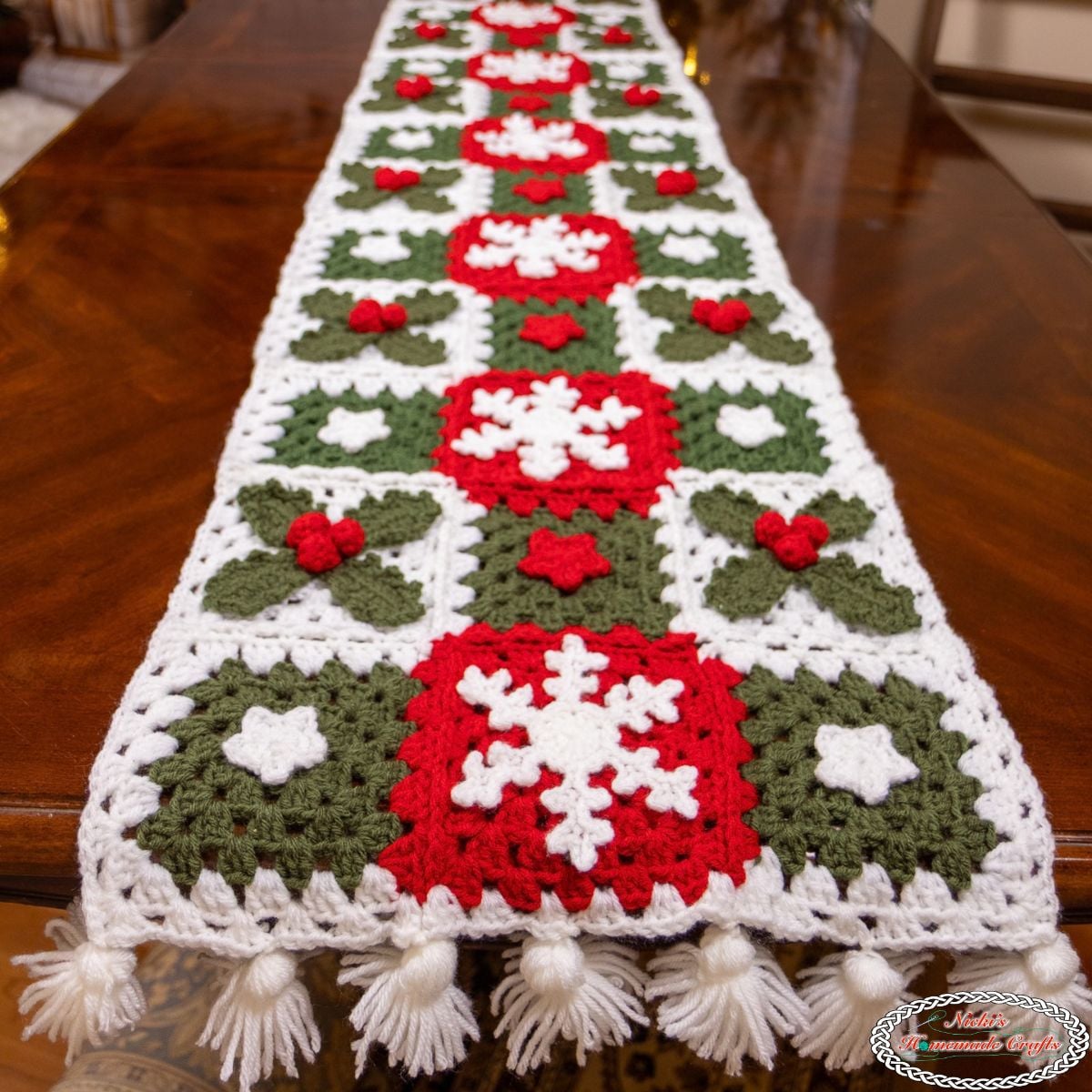 Crochet Christmas Table Runner Pattern - Square